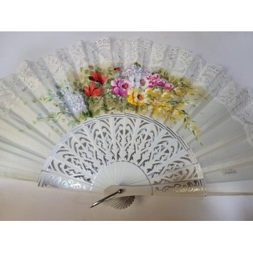 Abanico de Madera con puntilla