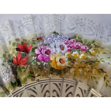 Abanico de Madera con puntilla