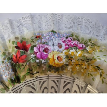 Abanico de Madera con puntilla