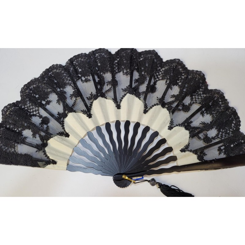 Abanico de Madera con puntilla